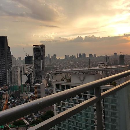 Modern Luxury Lower Penthouse Unit Манила Экстерьер фото
