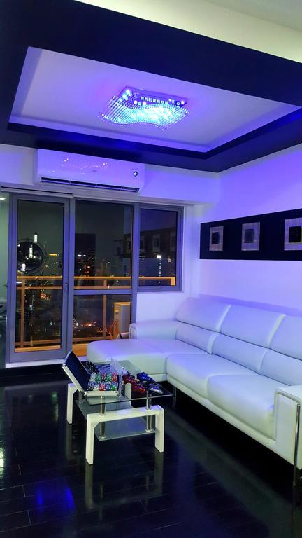 Modern Luxury Lower Penthouse Unit Манила Экстерьер фото