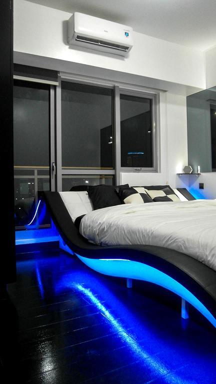 Modern Luxury Lower Penthouse Unit Манила Экстерьер фото