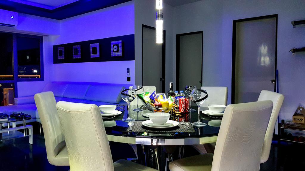 Modern Luxury Lower Penthouse Unit Манила Экстерьер фото