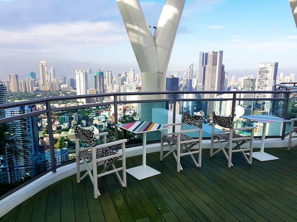Modern Luxury Lower Penthouse Unit Манила Экстерьер фото