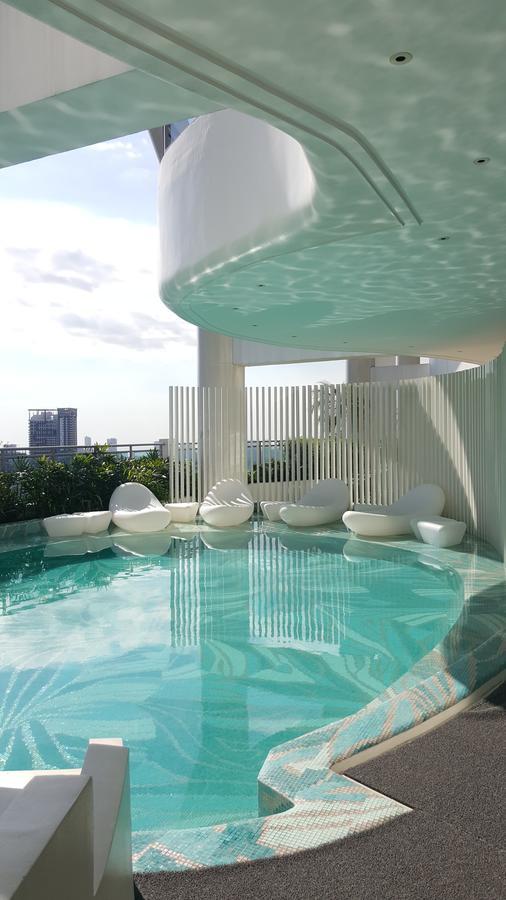 Modern Luxury Lower Penthouse Unit Манила Экстерьер фото